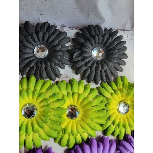 16 Silk Flowers With Gems Embelishment Baby Toddler Flower Accessories Daisy - Picture 4 of 6